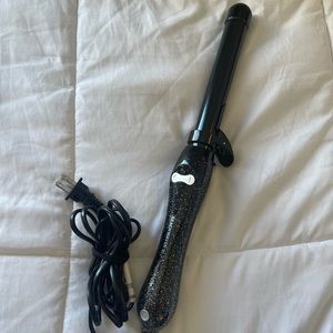 Beachwaver curling iron